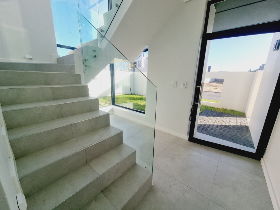 4 Bedroom Property for Sale in Sandown Western Cape